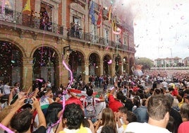 Momento del txupinazo en las fiestas de San Roque.