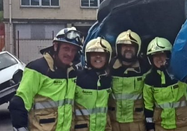 'Telli', el primero por la izquierda, junto a sus compañeros de los Bomberos y Bomberas de Bizkaia