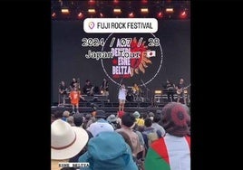 Esne Beltza en el escenario del Fuji Rock Festival en Japón