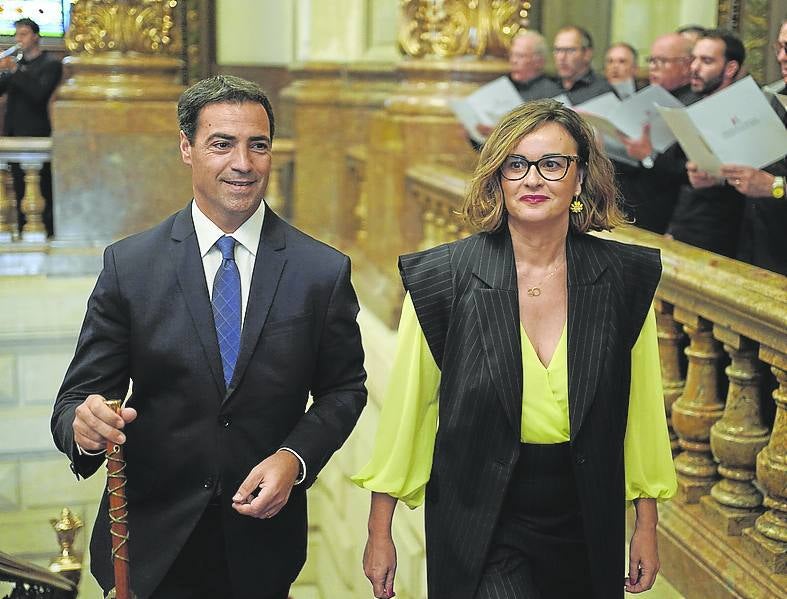 El lehendakari y la diputada general, a su llegada.