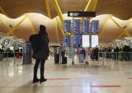 Invita a unos bocadillos mientras espera su vuelo en Barajas y alucina con la cuenta: «Soy catalán»