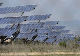 27 huertos alaveses usarán la línea de alta tensión de Solaria para llegar su energía hasta Bizkaia