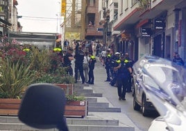 Despliegue policial en la calle Fueros.