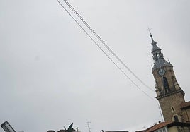 El cable por el que descenderá este domingo Celedón ya está listo.