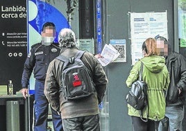 Oficina de Lanbide en Vitoria.