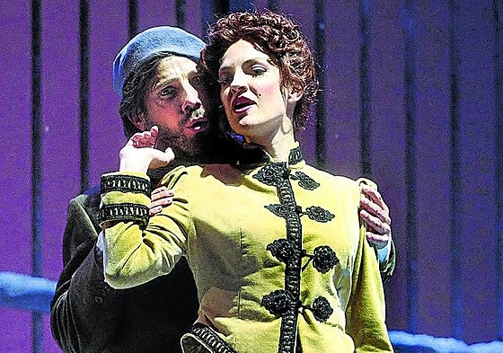 Marina Monzó y Manel Esteve como Musetta y Marcello en un montaje de la ABAO.