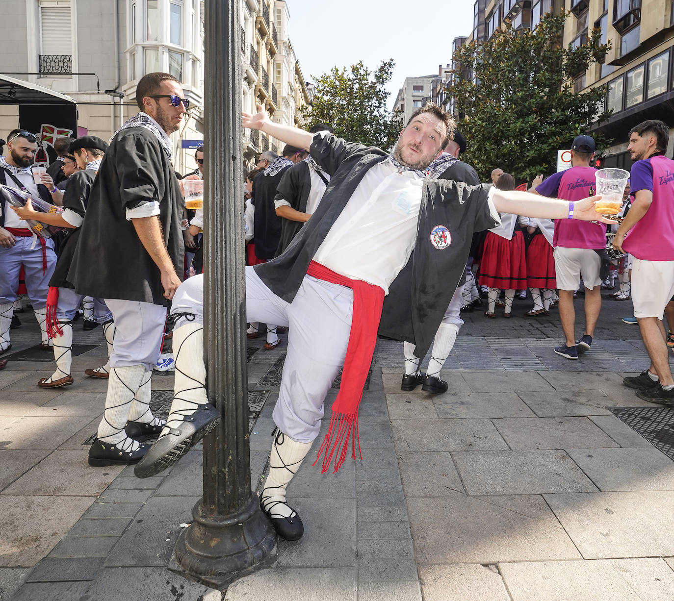 El primer paseíllo de fiestas de Vitoria, en imágenes