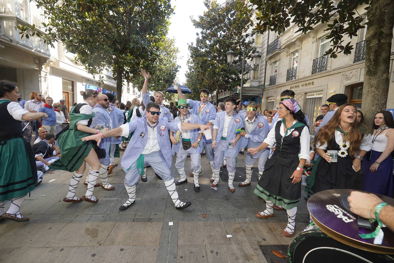 El primer paseíllo de fiestas de Vitoria, en imágenes