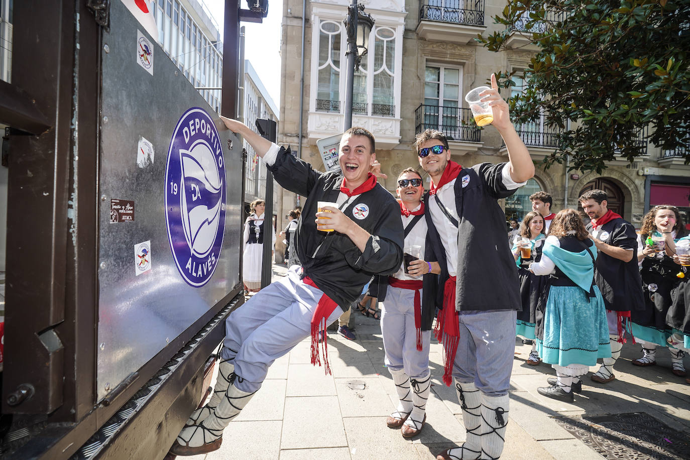 El primer paseíllo de fiestas de Vitoria, en imágenes