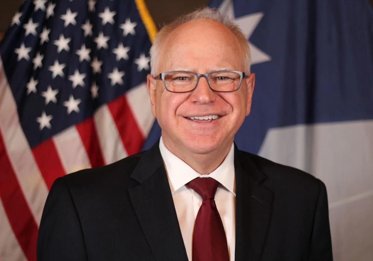 Tim Walz, gobernador de Minnesota, elegido por Kamala Harris como candidato a la vicepresidencia.