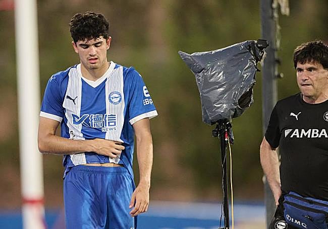 Novoa se retira lesionado ante el Levante.