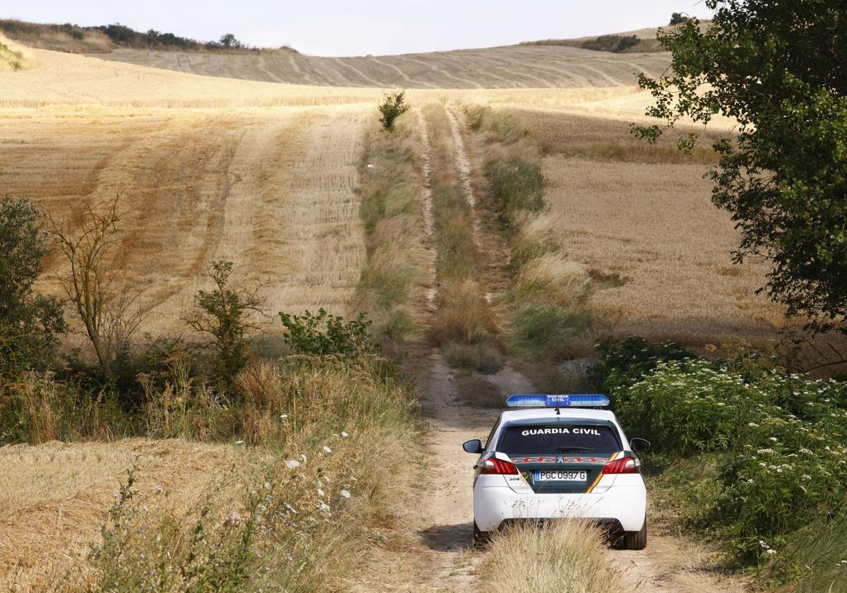 La Guardia Civil estuvo buscando por Treviño a los dos ladrones que escaparon.