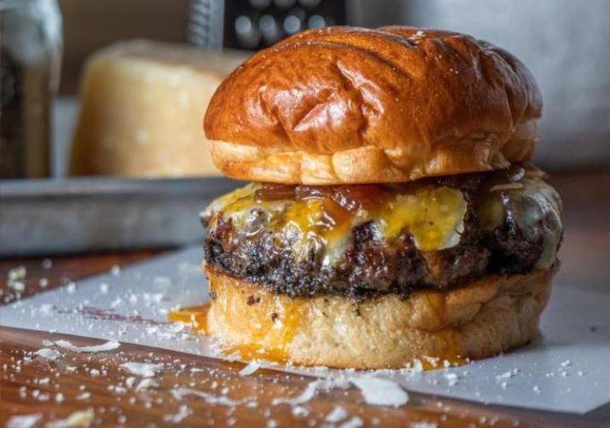 La cadena Hundred Burgers cuenta con varios locales en Madrid y Valencia.