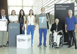 Luis Chillida, los bailarines Iker Sanz, Maddi Gaztelumendi y Marina Eskisabel, Mikel Basterretxea, Jose Ángel Irigarai y Pello Ramírez.