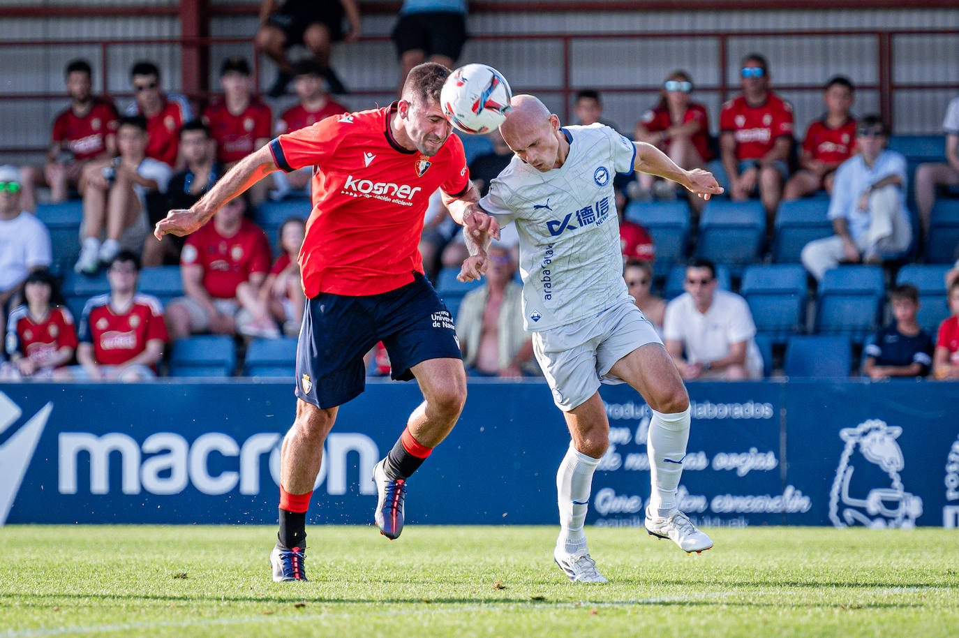 Las mejores imágenes del amistoso del Alavés ante el Osasuna