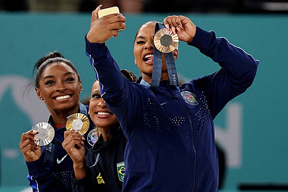 Retiran la medalla de bronce a la gimnasta Jordan Chiles cinco días después