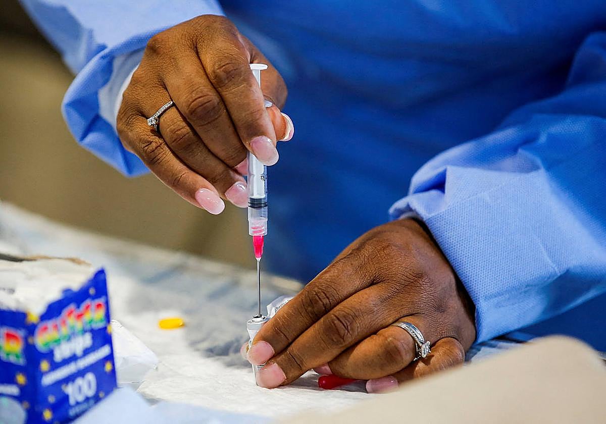 África activa la máxima alerta por la variante de la viruela del mono más letal