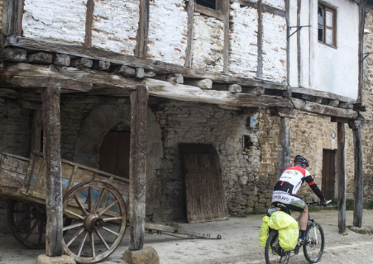 Imagen secundaria 1 - Rincones de Espinosa y el puerto de Las Estacas de Trueba.