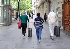 «A nosotros nos penalizan pero los pisos turísticos funcionan sin control»