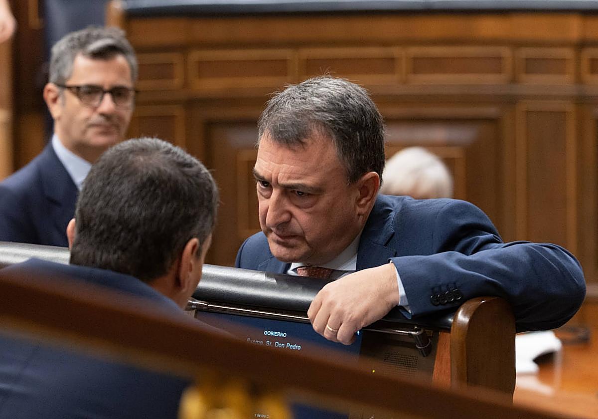 La posición del PNV sobre Venezuela abre la puerta a una derrota de Sánchez en el Congreso