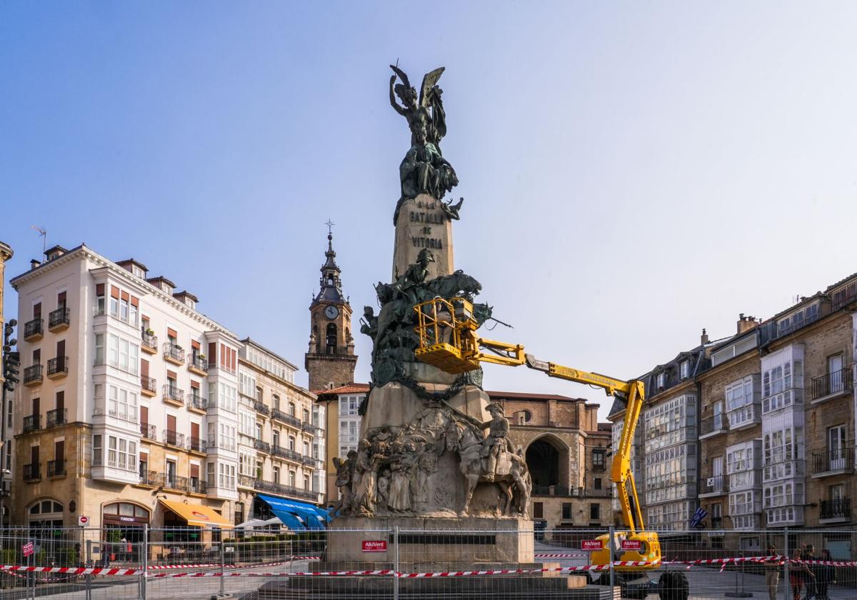 La toma de muestras en la plaza de la Virgen Blanca durará hasta el viernes.