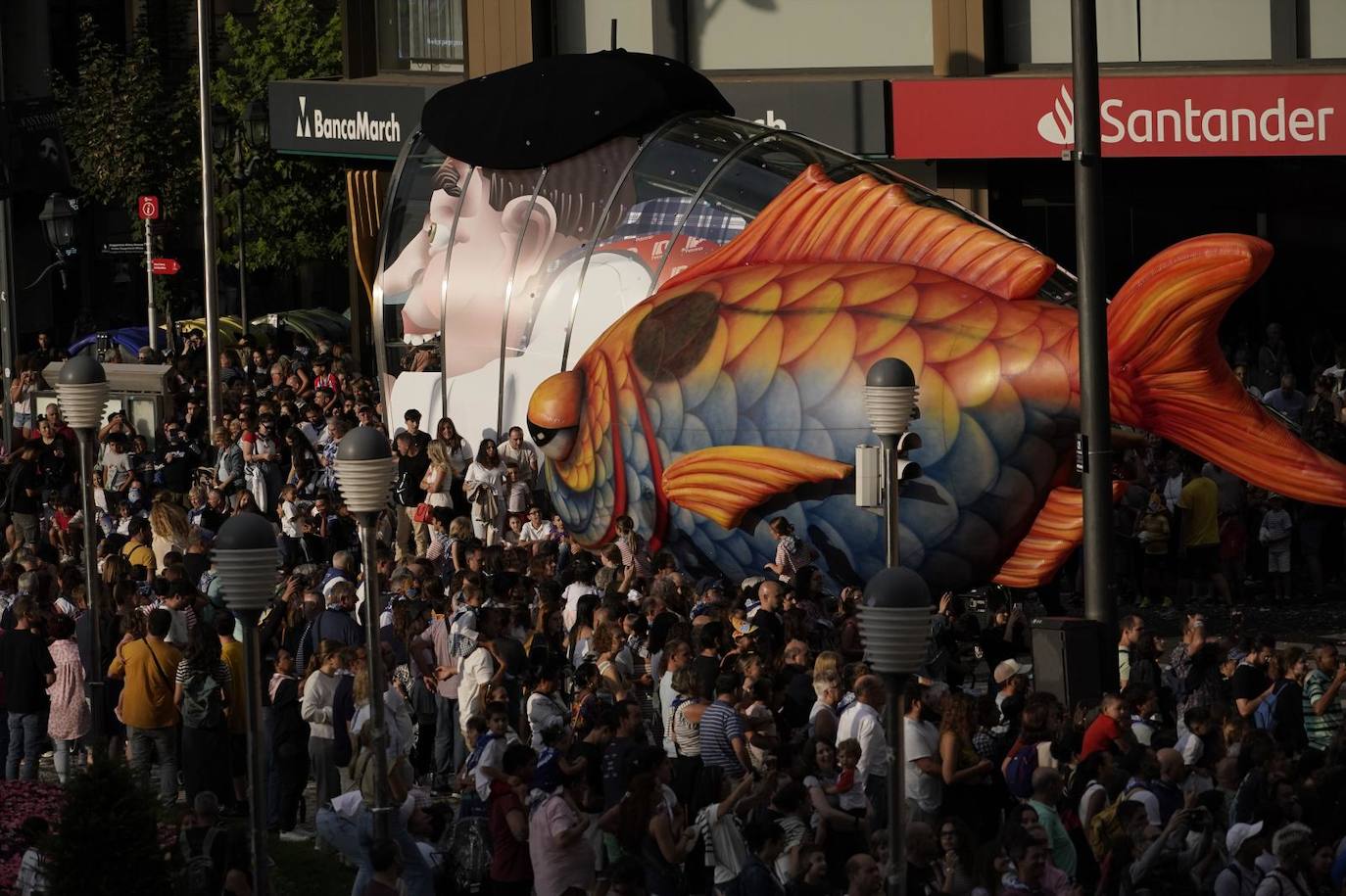 Desfile de la Ballena Aste Nagusia 2024 en Bilbao.