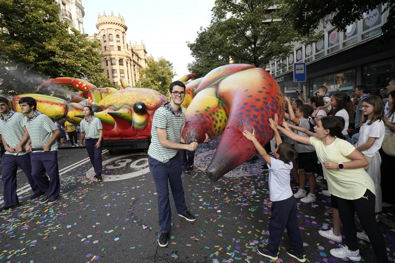 Desfile de la Ballena Aste Nagusia 2024 en Bilbao.