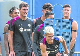 El Barcelona fichó a Dani Olmo y quiere seguir reforzando la plantilla hasta el 30 de agosto.