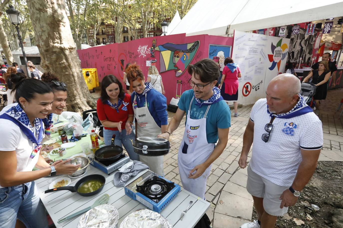 Concurso de tortillas en el Arenal durante la Aste Nagusia 2024.