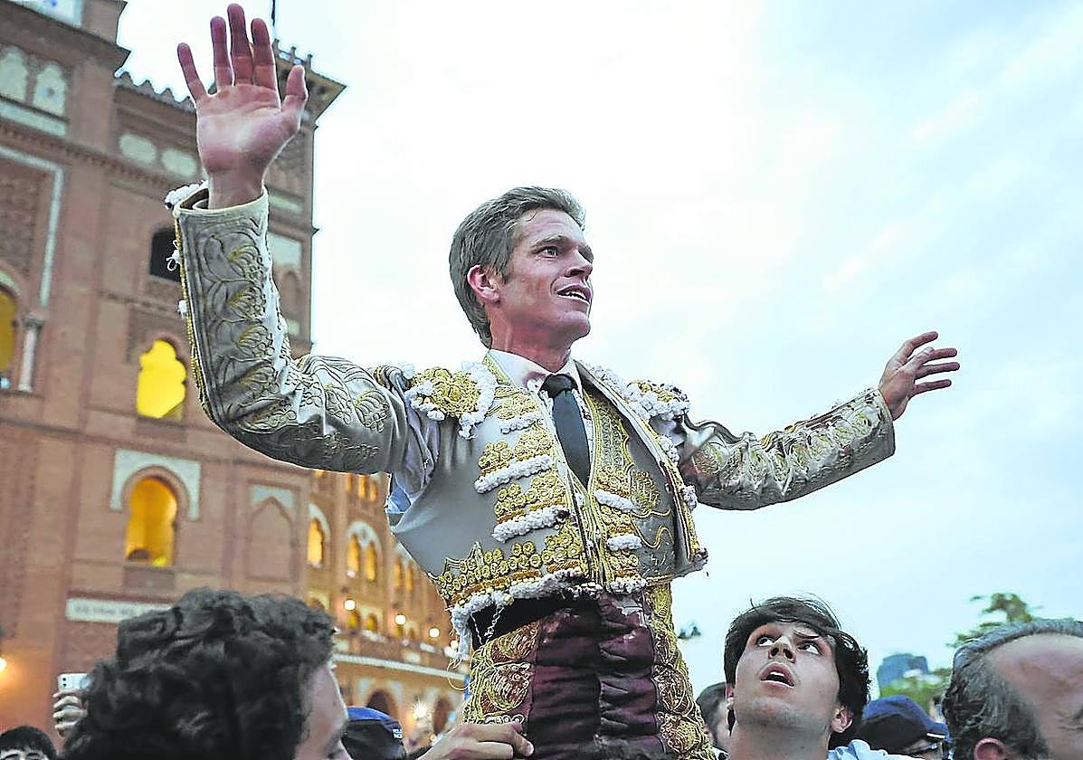 Borja Jiménez, natural de la localidad sevillana de Espartinas, salió a hombros en la última Feria de Otoño de Madrid.