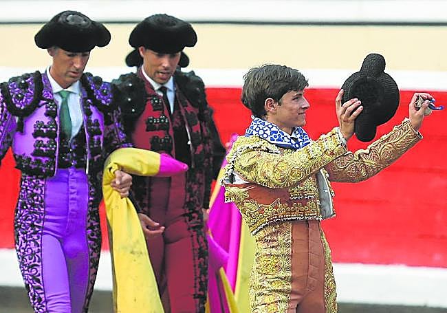 Oreja y vuelta al ruedo de Aarón Palacio, la estrella de la tarde.