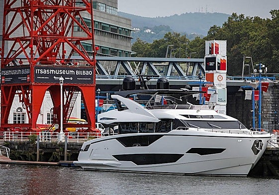 El yate 'Julia Caroline' amarrado ayer en el Museo Marítimo.