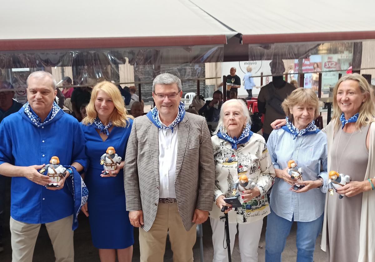 Ramón García, Katerina Kaminska, Juan Mari Aburto, Begoña Pikaza, Marieli Oviedo e Isabel Iturbe en la entrega de premios.