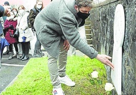 Homenaje tributado a José Manuel Piris en Azkoitia en 2022.