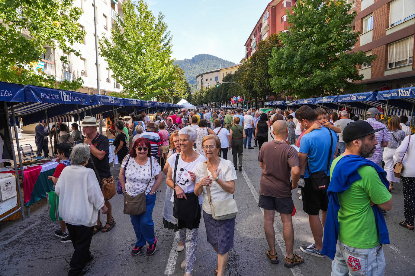 Productos de la tierra para reponer fuerzas en las fiestas de Llodio