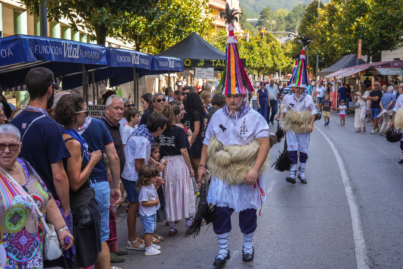 Productos de la tierra para reponer fuerzas en las fiestas de Llodio