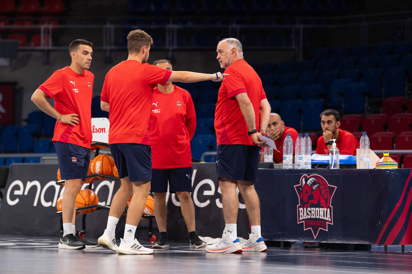 El primer entrenamiento de Laso como técnico del Baskonia, en imágenes