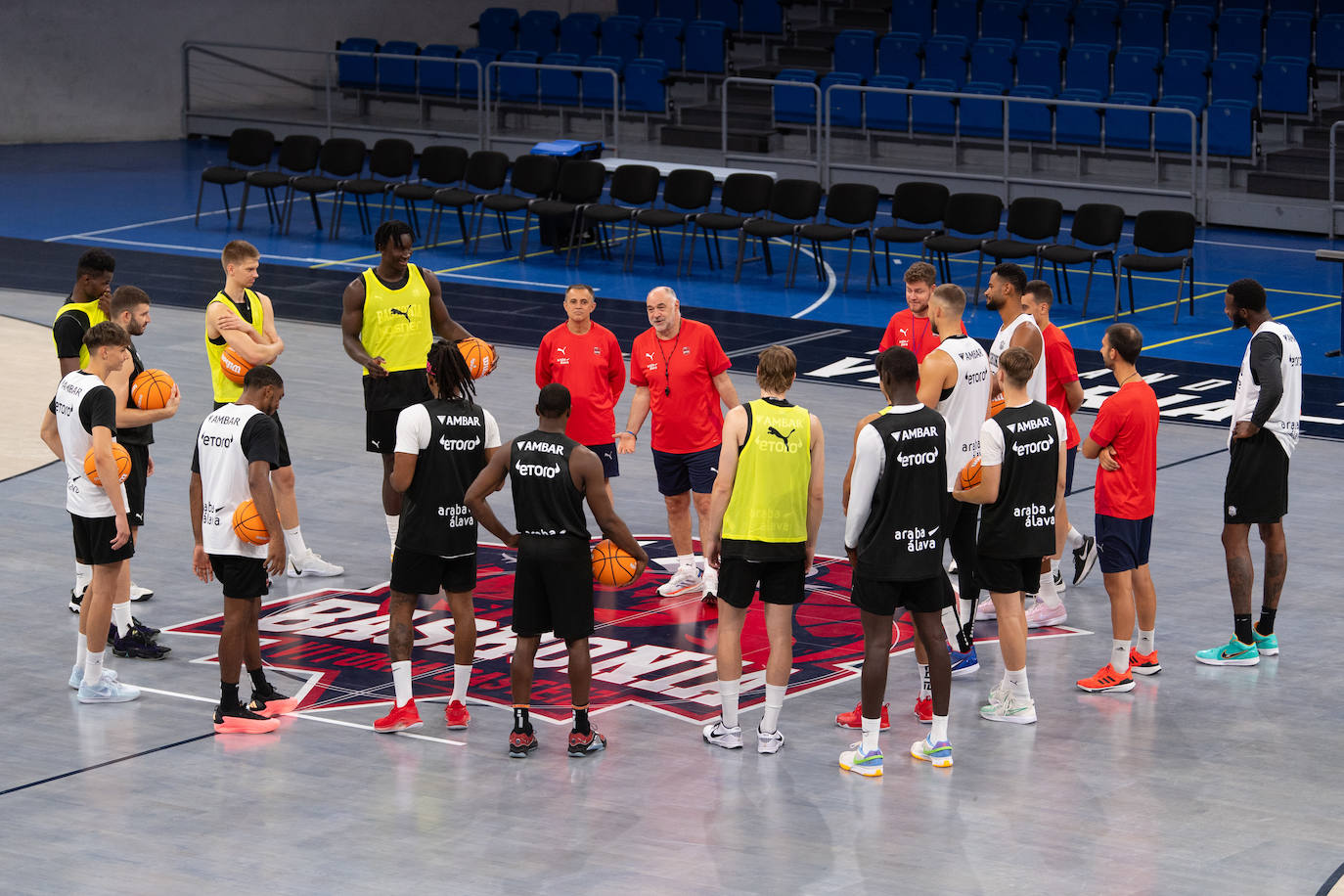 El primer entrenamiento de Laso como técnico del Baskonia, en imágenes