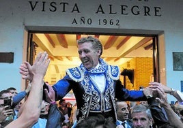 Hermoso de Mendoza cortó dos orejas al segundo de su lote y salió por la puerta grande en su última faena en Vista Alegre.