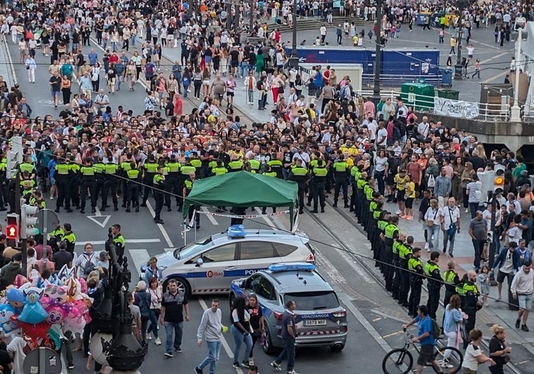 Despliegue policial en El Arenal.