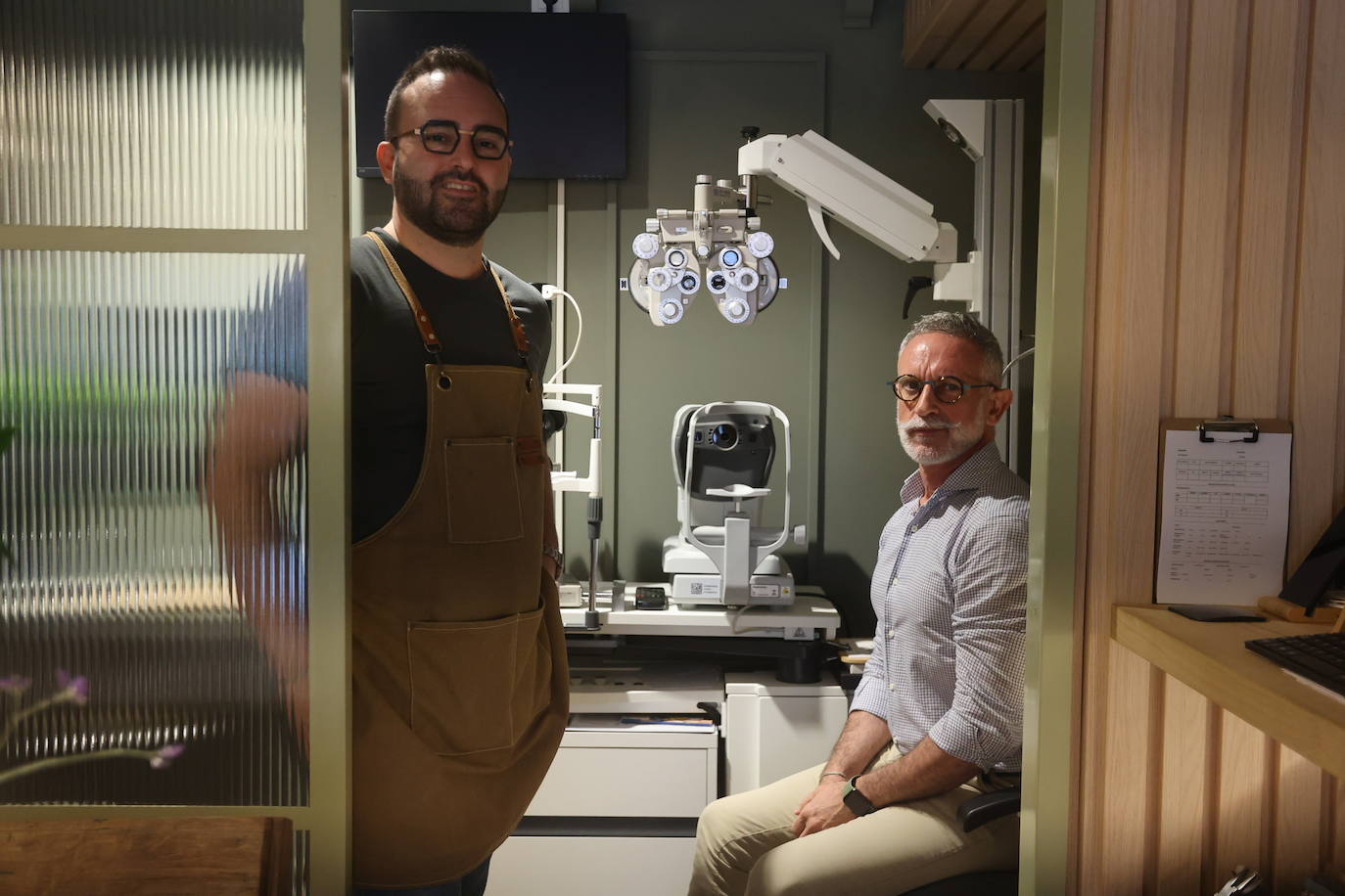 Boutique parece, óptica es: el matrimonio que ha abierto una tienda de gafas de diseño en Bilbao