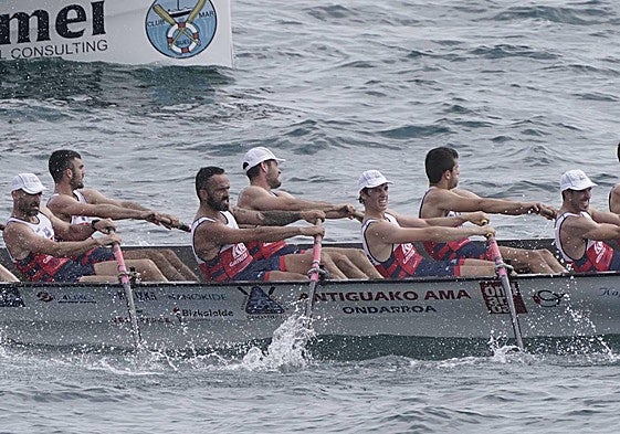 Zierbena, Urdaibai y Kaiku se cuelan en La Concha