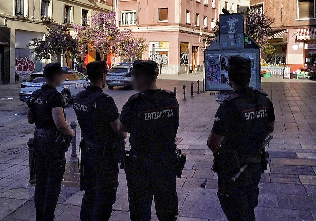 Detenido por acuchillar a otro joven junto a una discoteca de Vitoria