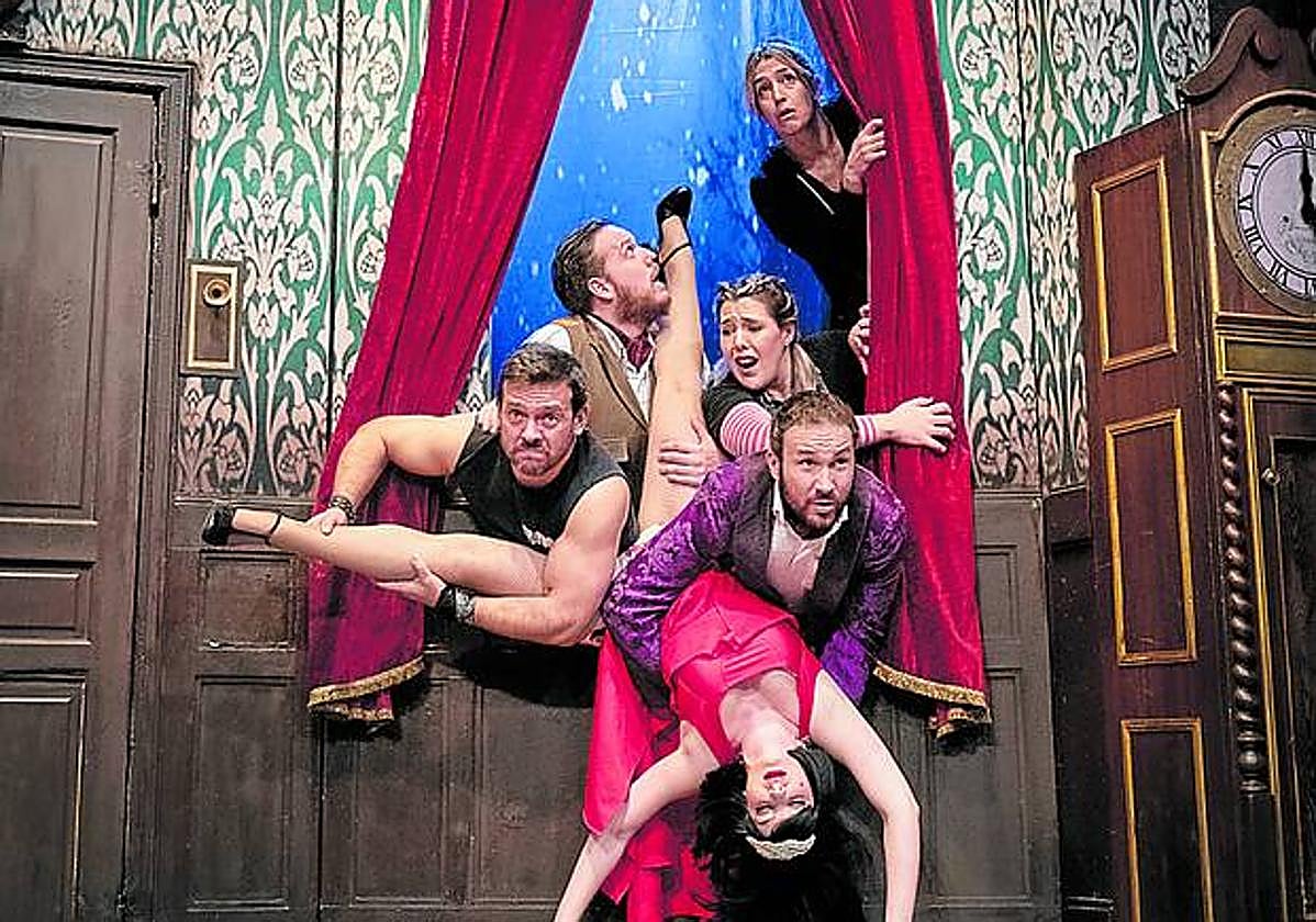 'La función que sale mal' llega a reunir a once actores en escena.