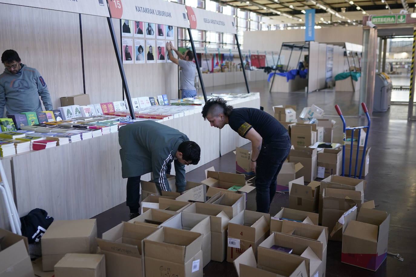 Durangoko Azokan erakusmahaia jartzeko inskripzioa hasi da!