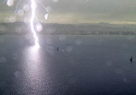 El Rayo, como recoge la imagen, cayó muy cerca del Luna Rossa Prada Pirelli.