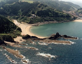 Vista del litoral que conecta Ondarroa con Saturraran.