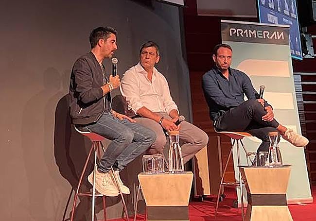 Álex Ubago, Aletxu Echevarría eta Alex Gibelalde, ostegun honetako aurkezpenean.