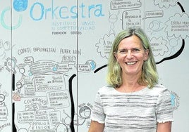 María José Aranguren en las instalaciones que Orkestra tiene en el campus de Deusto de San Sebastián.