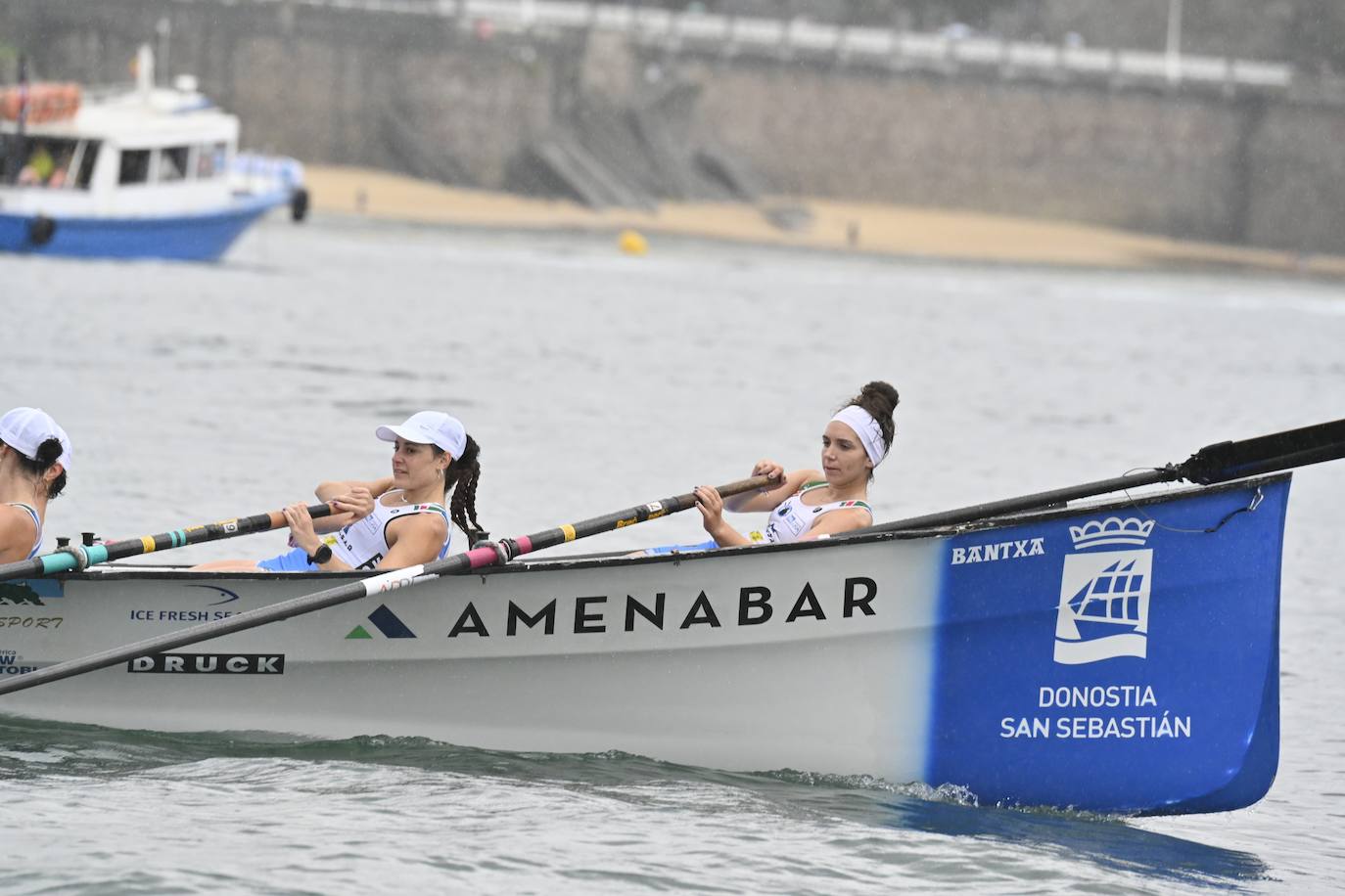 Arraun Lagunak consigue su tercera Bandera de La Concha